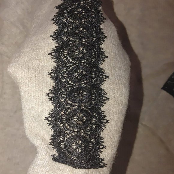 NWT Zara Beige Oversized Contrasting Lace Sleeve/Shoulder Details Sweater. S - Picture 7 of 9